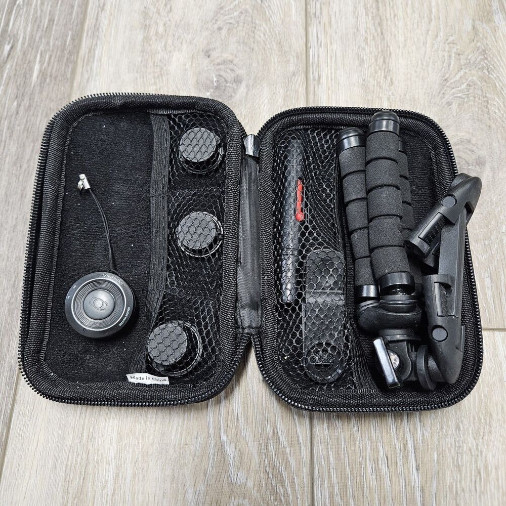 Insignia Universal Cell Phone Camera 3 Lens Kit Shutter Control Carrying Case